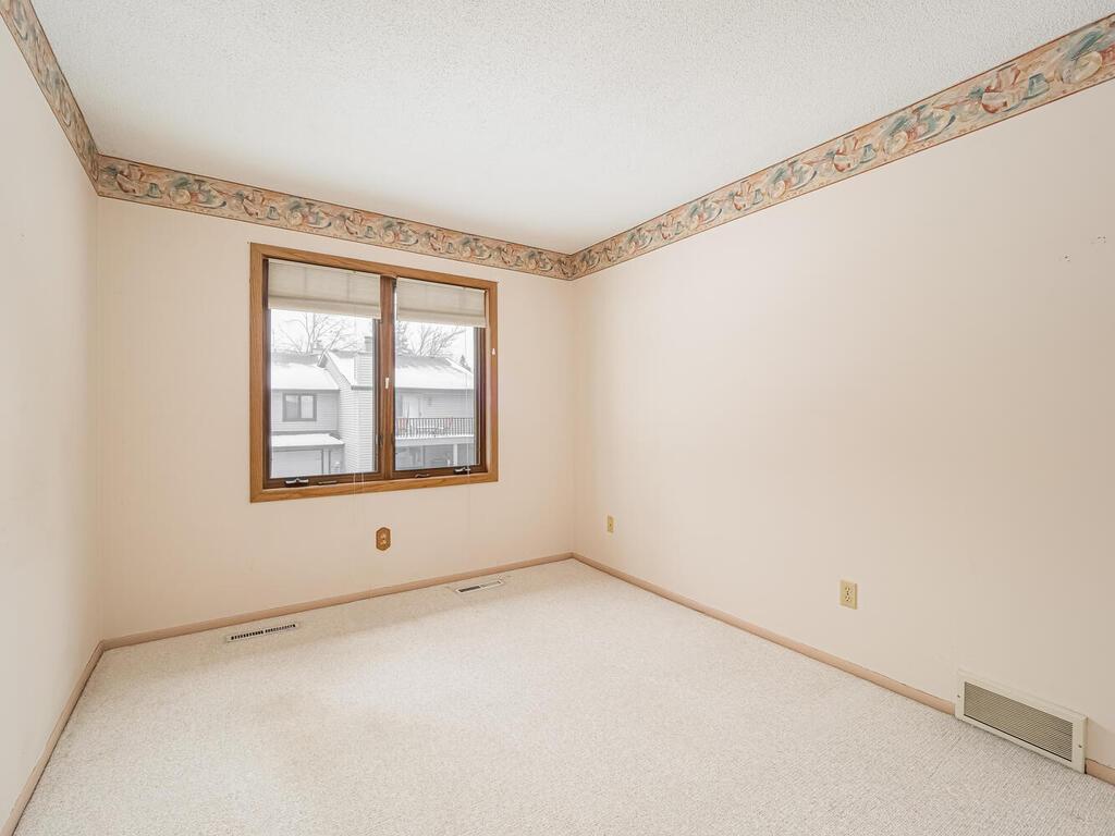 14686 Embry Path Apple Valley, MN 55124 - Photo 10 of 19 Gallery Image 10