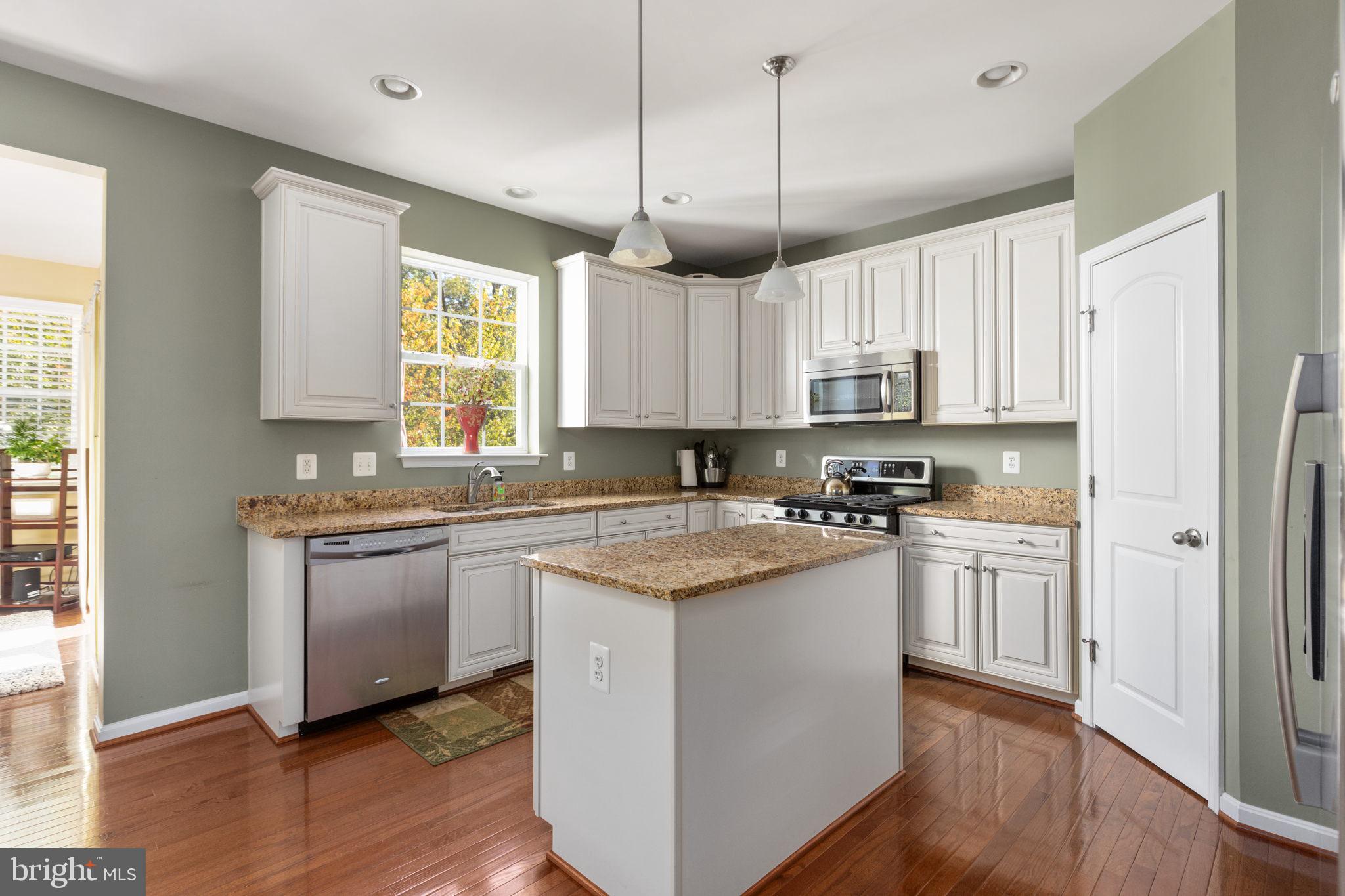 22644 Flowing Spring Square Brambleton, VA 20148 - Photo 8 of 47