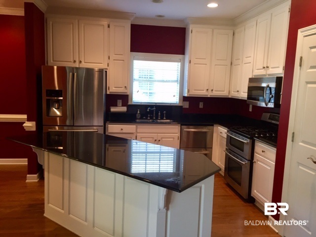 110 Oak Bend Court Fairhope, AL 36532 - Photo 10 of 25 Kitchen