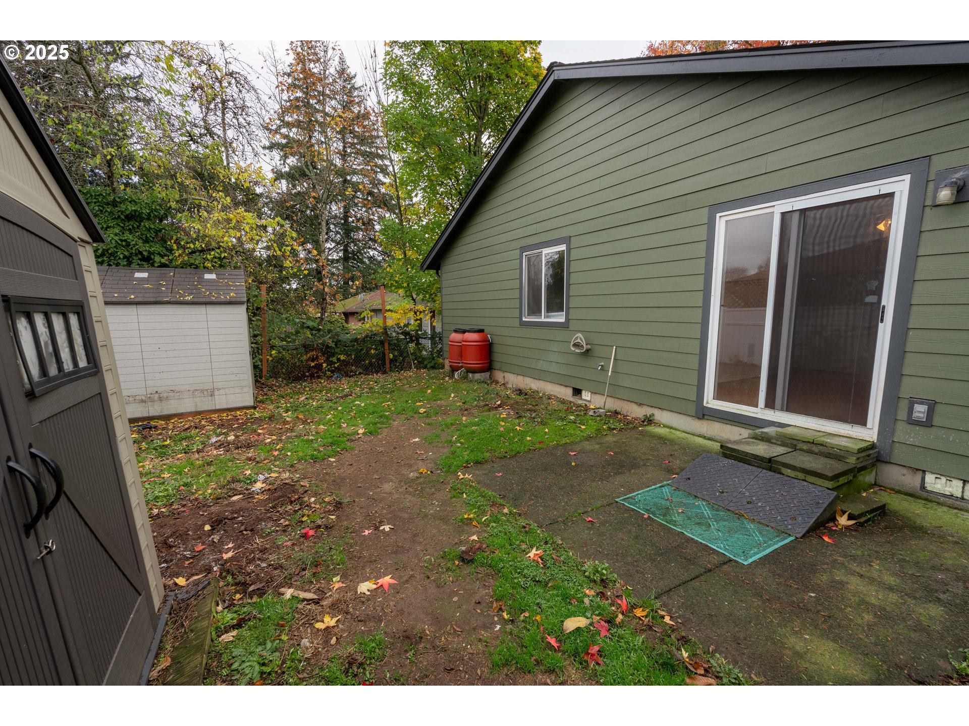 219 Northeast 18th Avenue Camas, WA 98607 - Photo 32 of 34 a backyard of a house with seating space