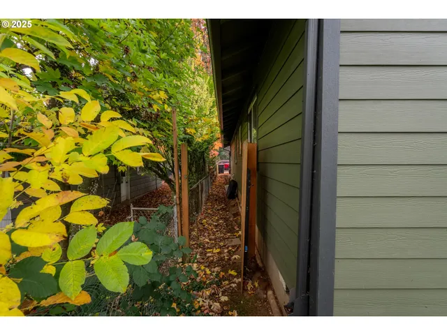 $425,000 | 219 Northeast 18th Avenue, Camas, WA 98607