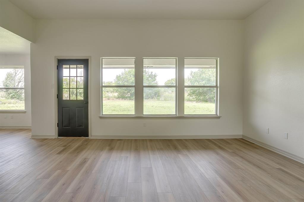 102 Meadow Ridge Avenue Venus, TX 76084 - Photo 4 of 40