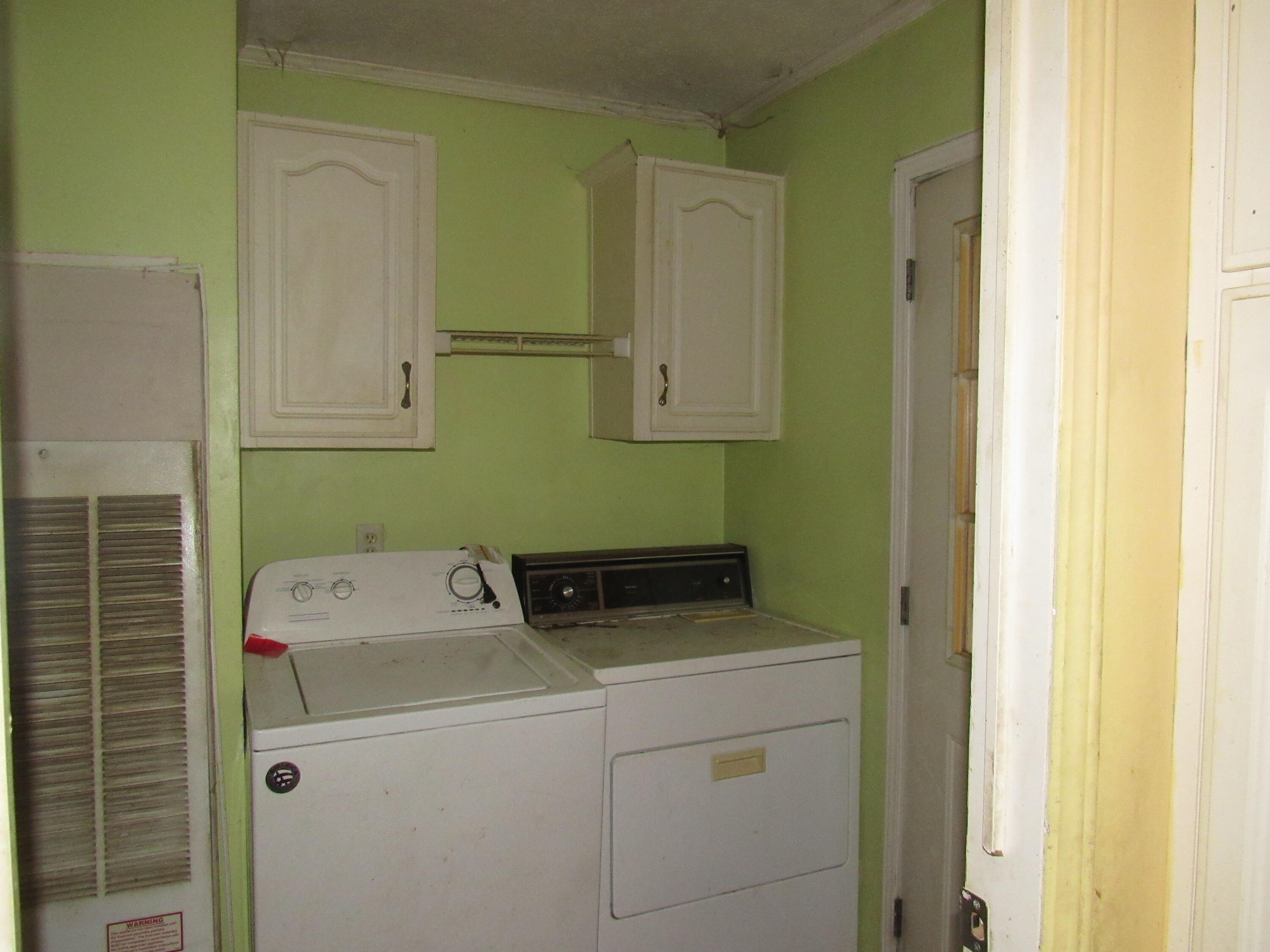 183 E Road Burke, NY 12917 - Photo 30 of 33 Laundry Room