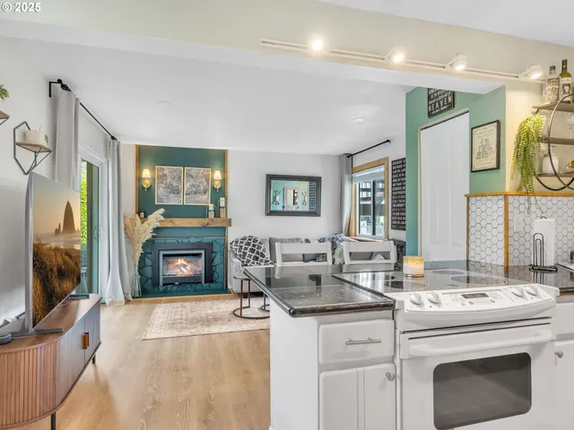 $245,000 | 344 Northeast Skipanon Drive, Unit 344, Warrenton, OR 97146