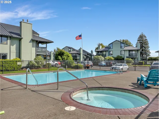 $245,000 | 344 Northeast Skipanon Drive, Unit 344, Warrenton, OR 97146