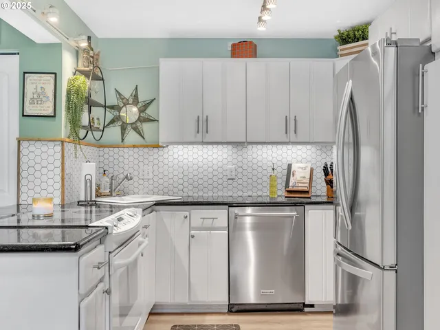 $245,000 | 344 Northeast Skipanon Drive, Unit 344, Warrenton, OR 97146