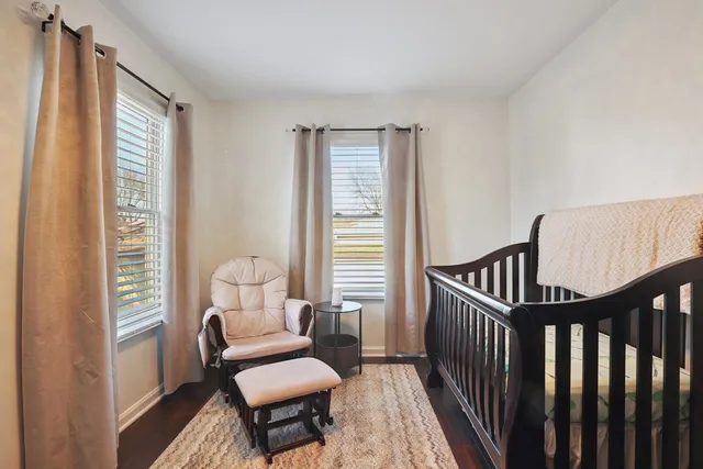 $570,000 | 639 Comstock Avenue, Elmhurst, IL 60126