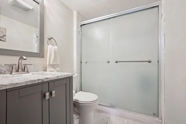 $570,000 | 639 Comstock Avenue, Elmhurst, IL 60126