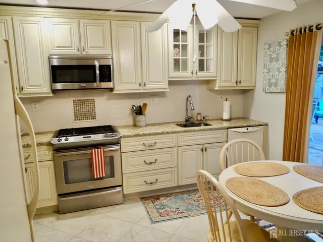 $3,700 | 514 Leawood Avenue, Toms River, NJ 08755