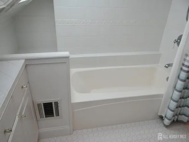 $3,700 | 514 Leawood Avenue, Toms River, NJ 08755