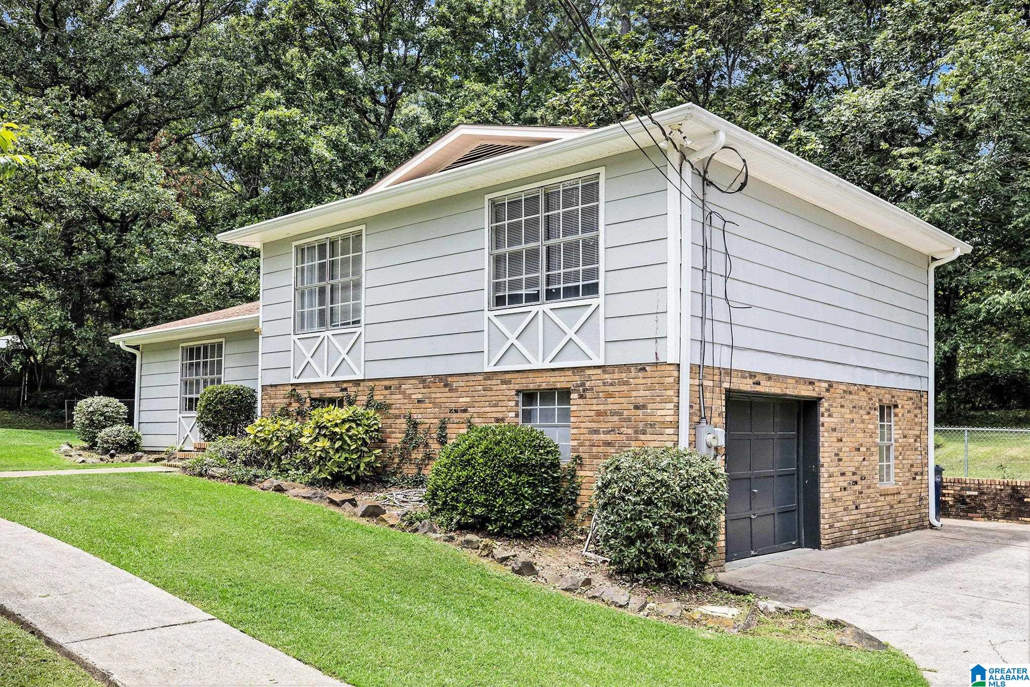 1421 Cross Path Drive Alabaster, AL 35007 - Photo 3 of 22
