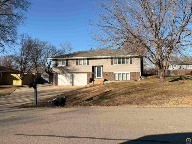 $315,000 | 4330 Southeast 26th Terrace, Topeka, KS 66605