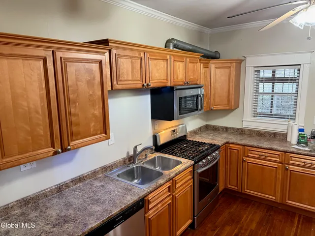 $1,850 | 24-26 Penrose Avenue, Unit A, Mechanicville, NY 12118