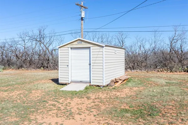 $160,000 | 102 Flamingo Drive, Tye, TX 79563