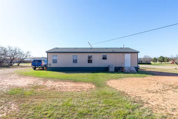 $160,000 | 102 Flamingo Drive, Tye, TX 79563