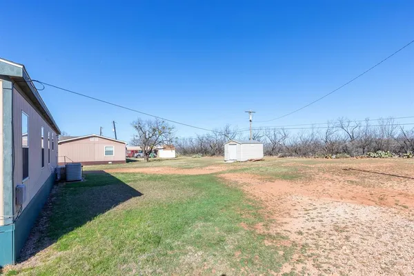 $160,000 | 102 Flamingo Drive, Tye, TX 79563