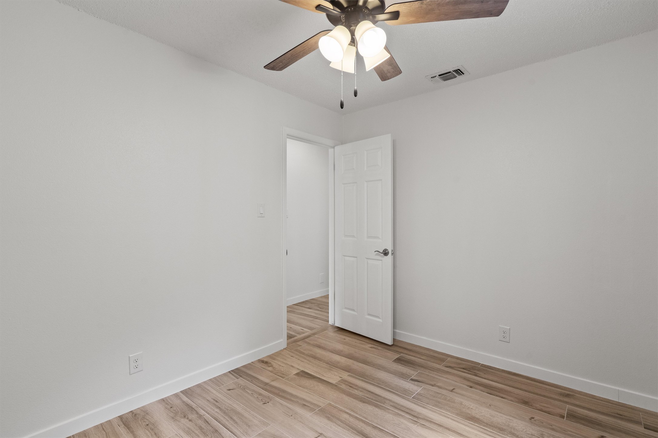 703 Huntingdon Place Austin, TX 78745 - Photo 20 of 28