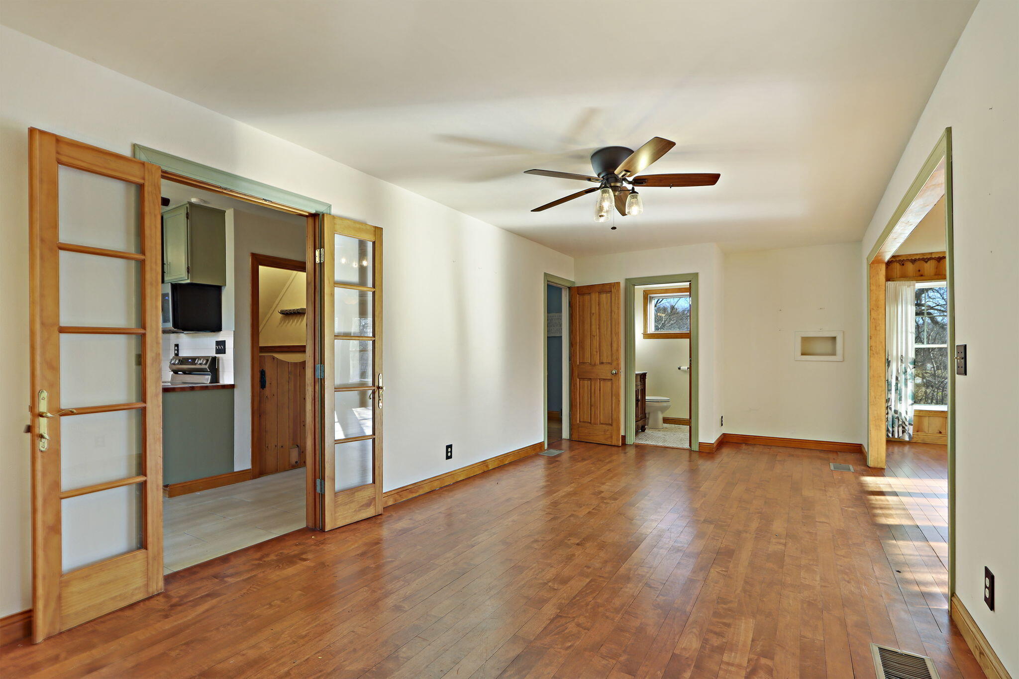 9105 Gittings Road Mount Pleasant, WI 53406 - Photo 9 of 33 Family Room