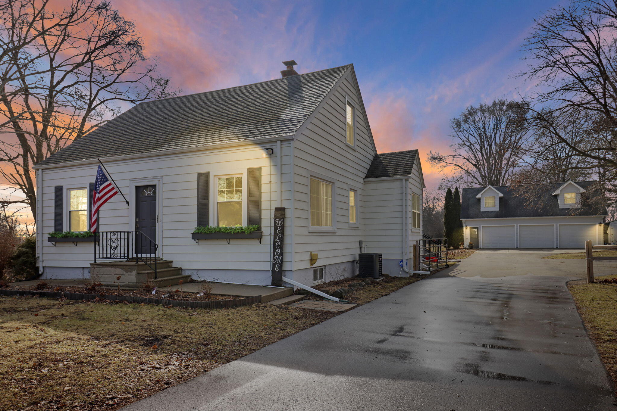 9105 Gittings Road Mount Pleasant, WI 53406 - Photo 29 of 33 Twilight Front of Home