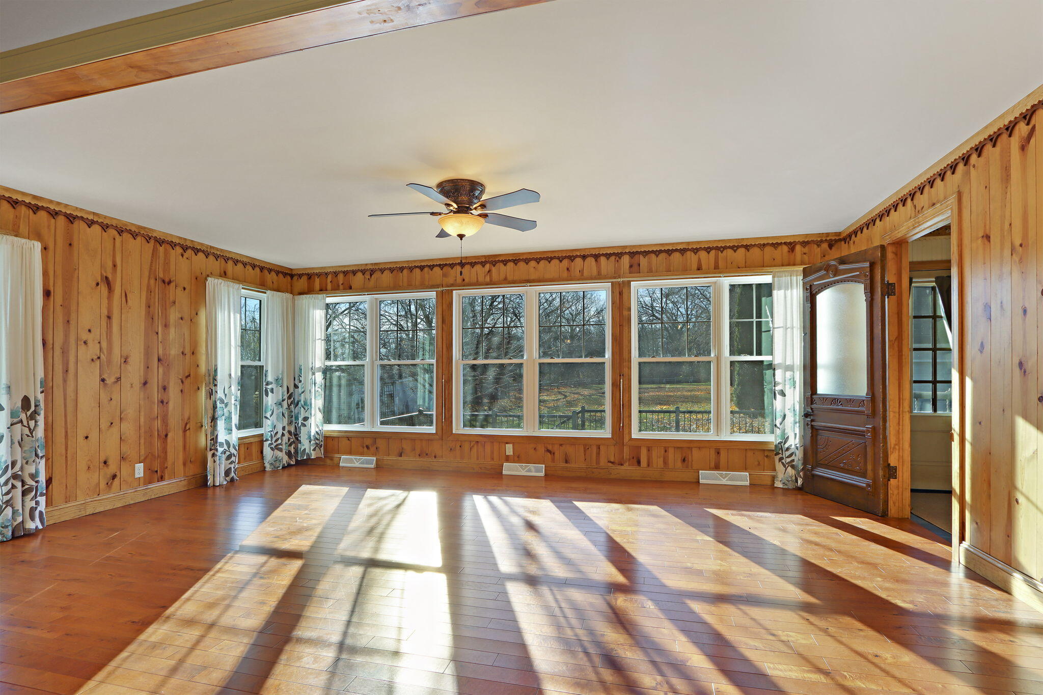 9105 Gittings Road Mount Pleasant, WI 53406 - Photo 3 of 33 Sun Room