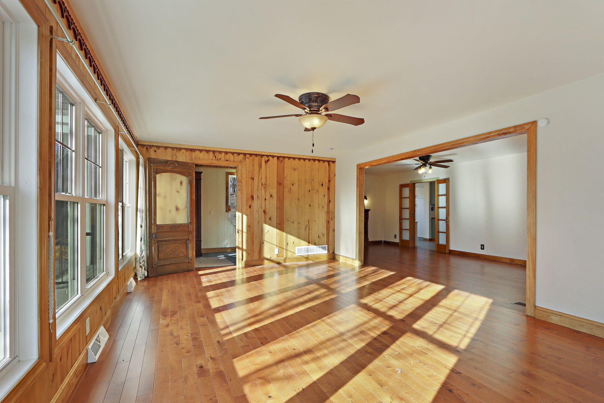 9105 Gittings Road Mount Pleasant, WI 53406 - Photo 4 of 33 Sun Room