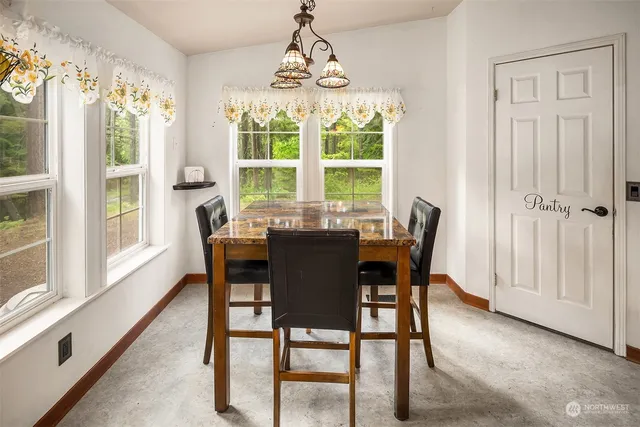 $575,000 | 81 Hawthorn Lane, Easton, WA 98925