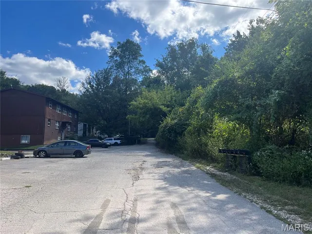 $5,500 | 2135 Linnus Drive, High Ridge, MO 63049