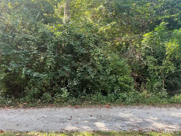 $5,500 | 2135 Linnus Drive, High Ridge, MO 63049