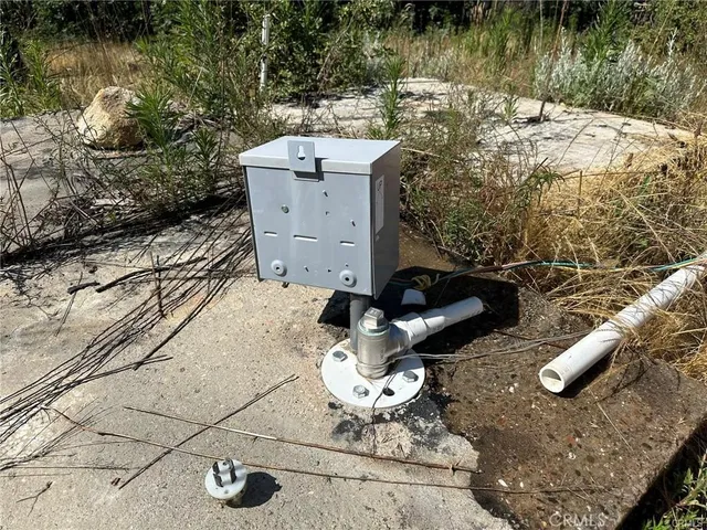 a picture of city view with lake view