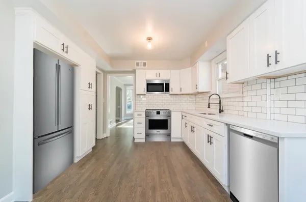 $7,500 | 6601 North Sioux Avenue, Chicago, IL 60646