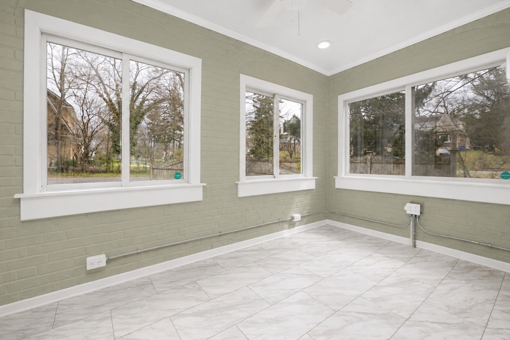 259 Trafton Road Springfield, MA 01108 - Photo 11 of 29
