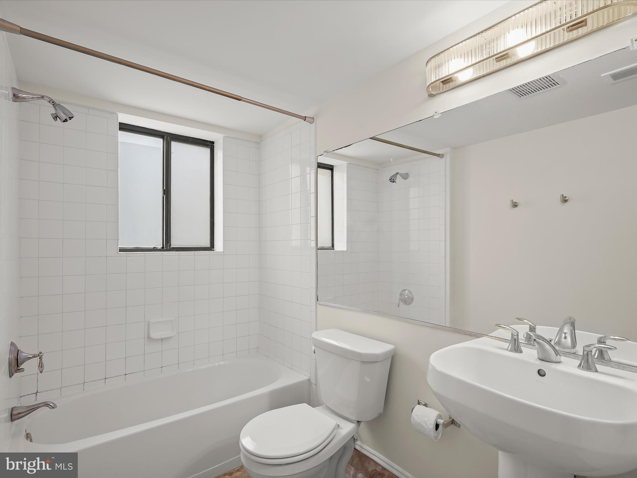 1225 13th Street Northwest, Unit 407 Washington, DC 20005 - Photo 16 of 18 13th008