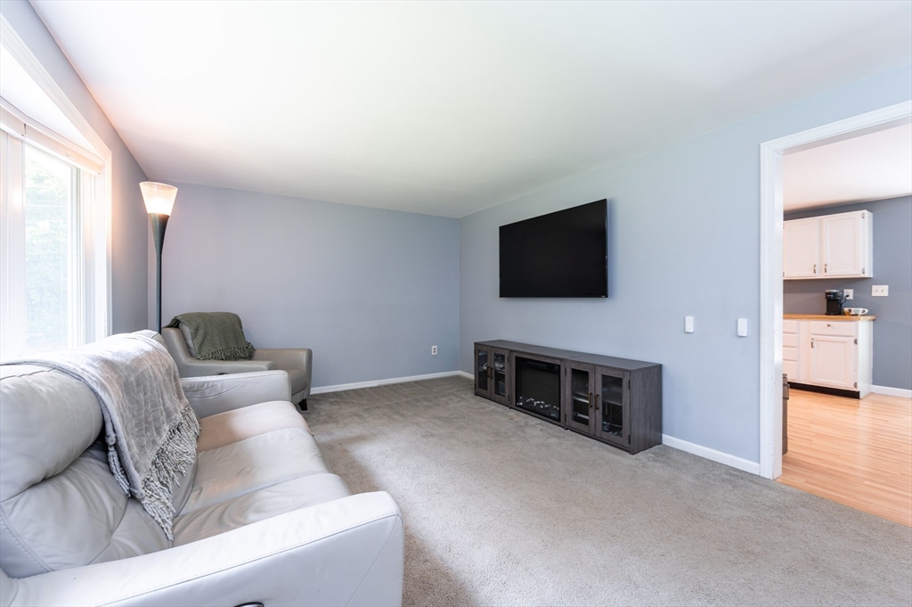 93 Spofford Street Georgetown, MA 01833 - Photo 5 of 42 Gallery Image 5