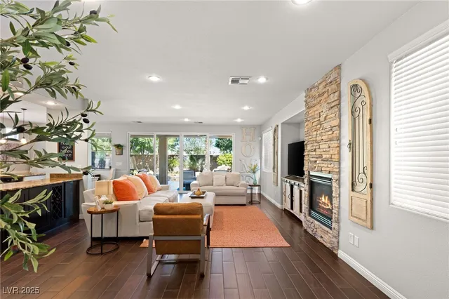 $599,999 | 2826 Culloden Avenue, Henderson, NV 89044