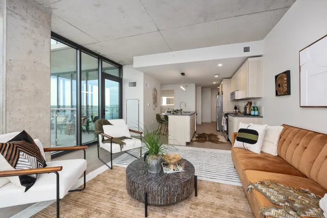 $2,133 | 144 Oakes Street Southwest, Unit 1410, Grand Rapids, MI 49503