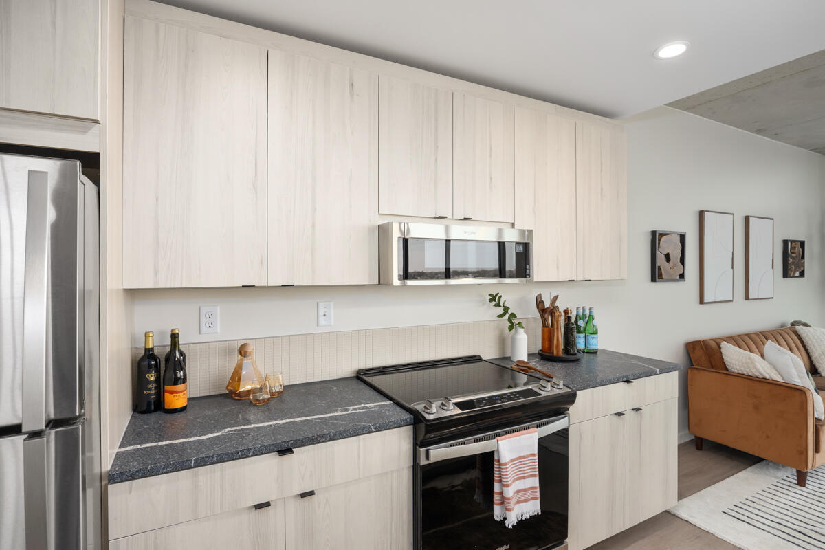 144 Oakes Street Southwest, Unit 1410 Grand Rapids, MI 49503 - Photo 27 of 63 IMG_1025