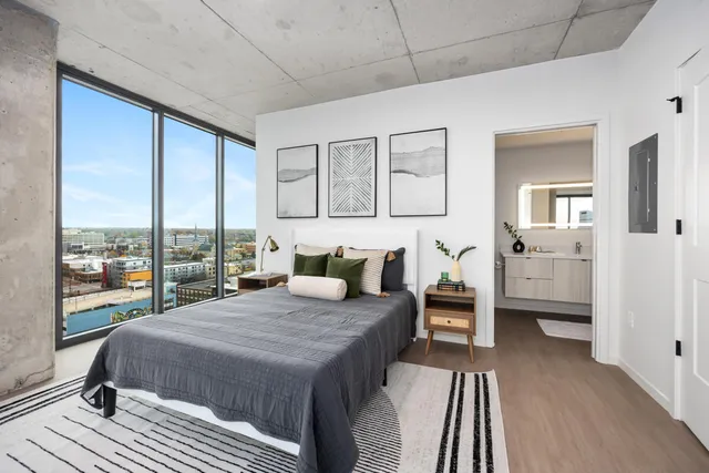 $2,133 | 144 Oakes Street Southwest, Unit 1410, Grand Rapids, MI 49503