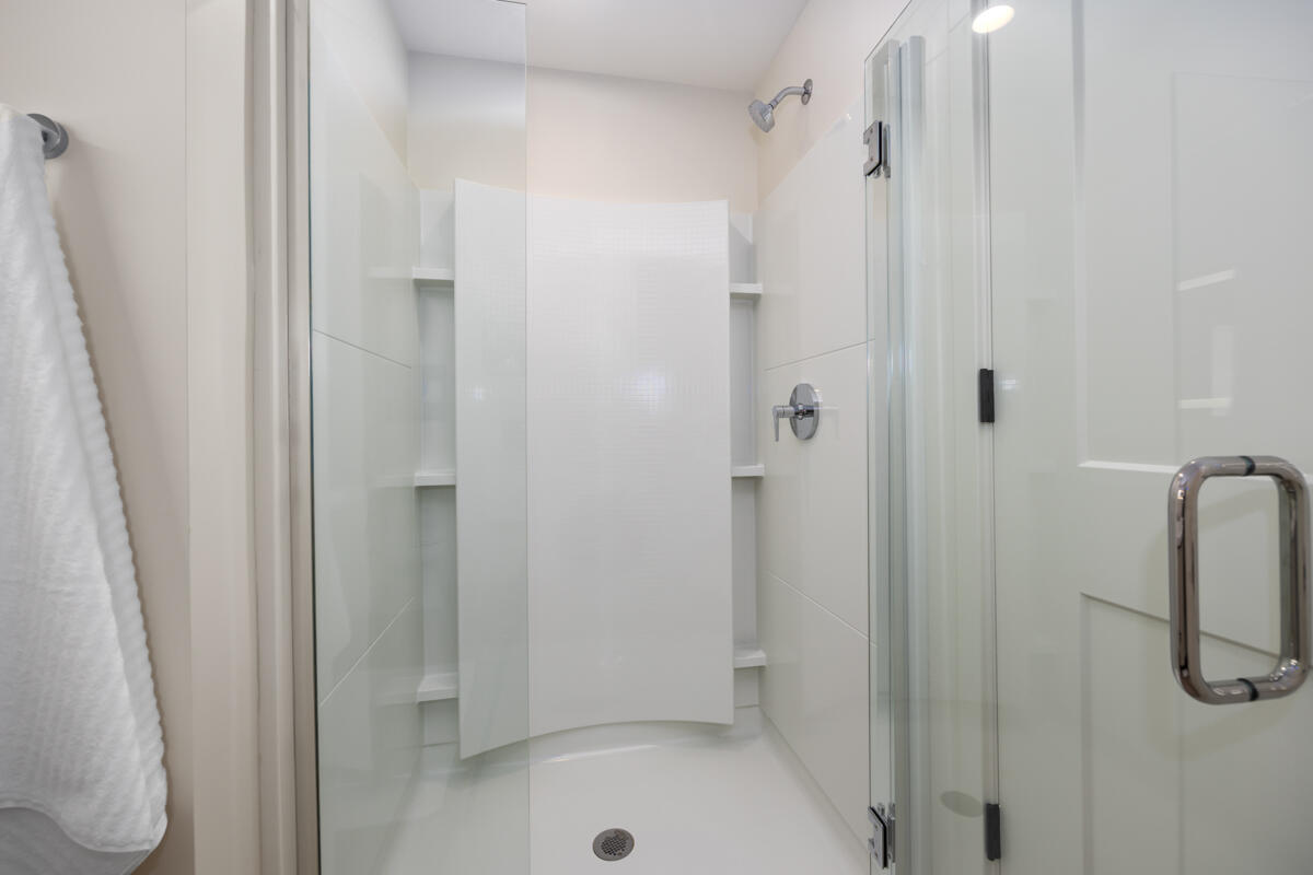 144 Oakes Street Southwest, Unit 1410 Grand Rapids, MI 49503 - Photo 36 of 63 IMG_1036