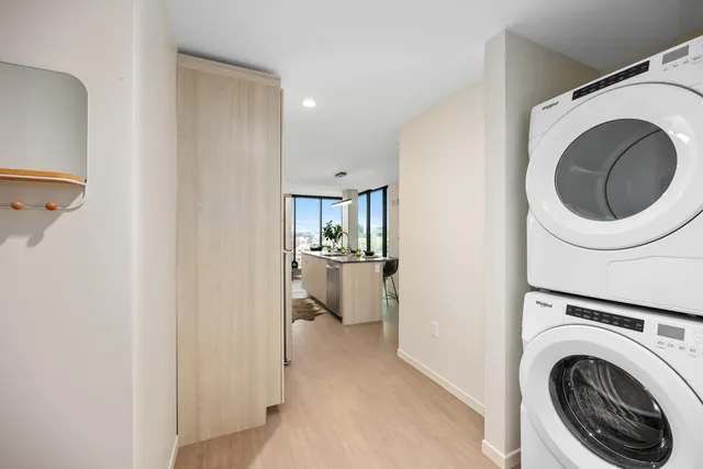 $2,133 | 144 Oakes Street Southwest, Unit 1410, Grand Rapids, MI 49503