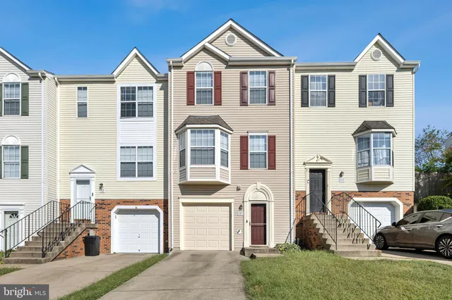 $374,990 | 207 Wimbeldon Court, Unit 210, Stafford, VA 22556