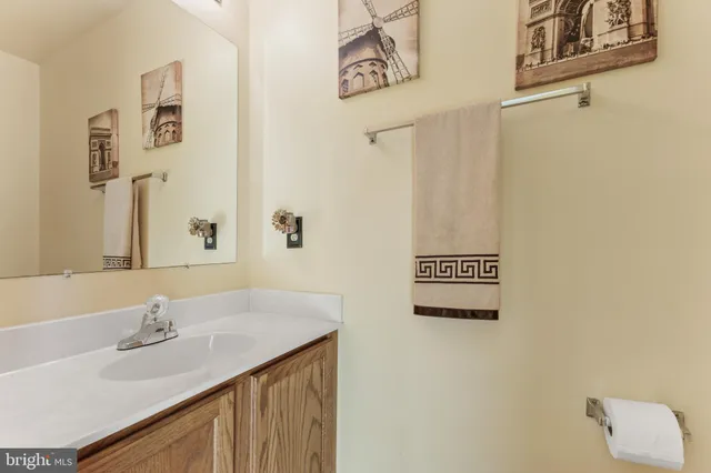 $374,990 | 207 Wimbeldon Court, Unit 210, Stafford, VA 22556