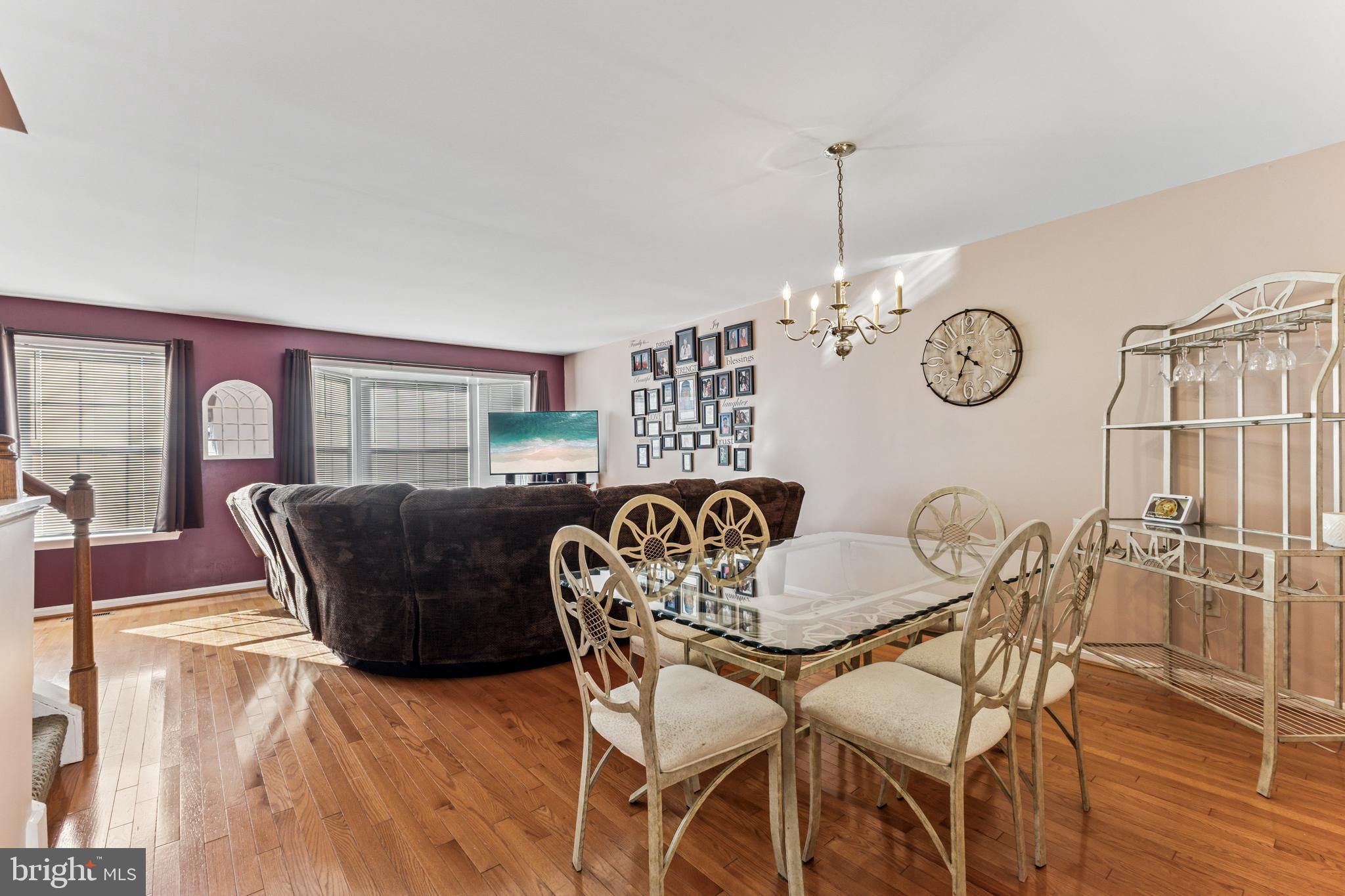 207 Wimbeldon Court, Unit 210 Stafford, VA 22556 - Photo 9 of 38 Dining/Living romm