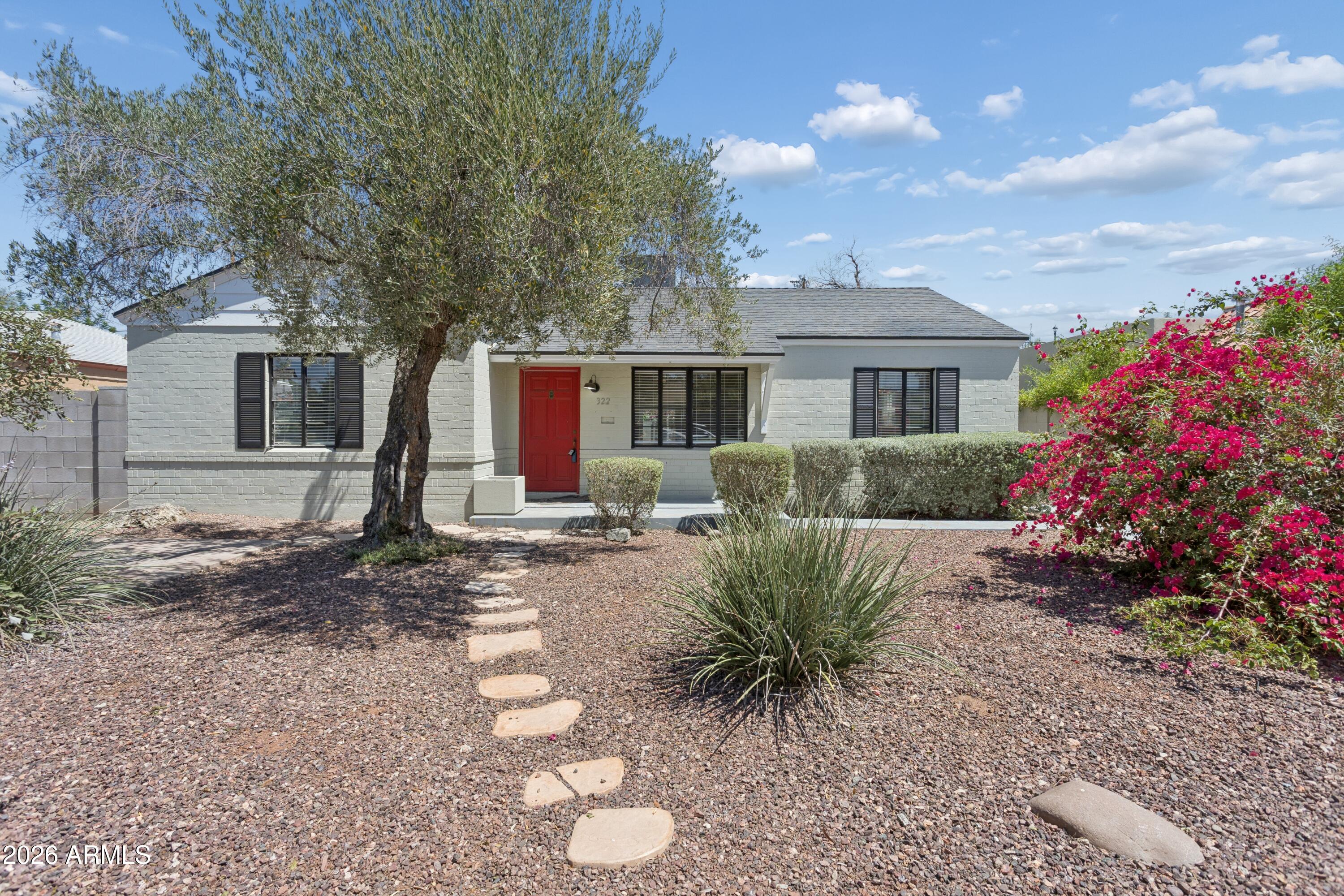 322 West Coronado Road Phoenix, AZ 85003 - Photo 8 of 93 a view of a house with backyard and garden