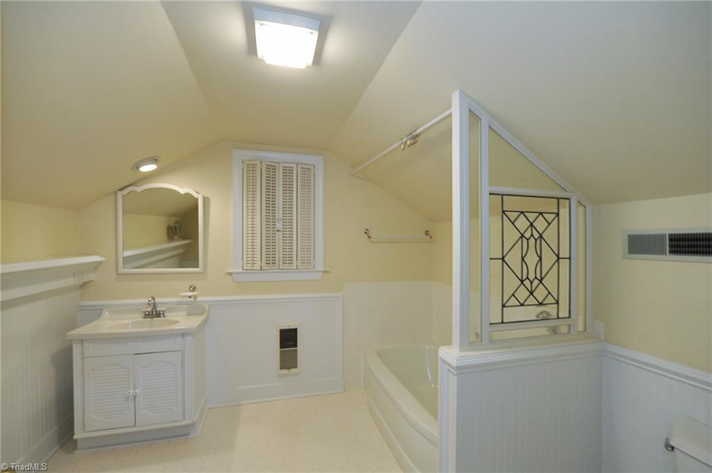 1849 Virginia Road Winston-Salem, NC 27104 - Photo 18 of 27 Gallery Image 18
