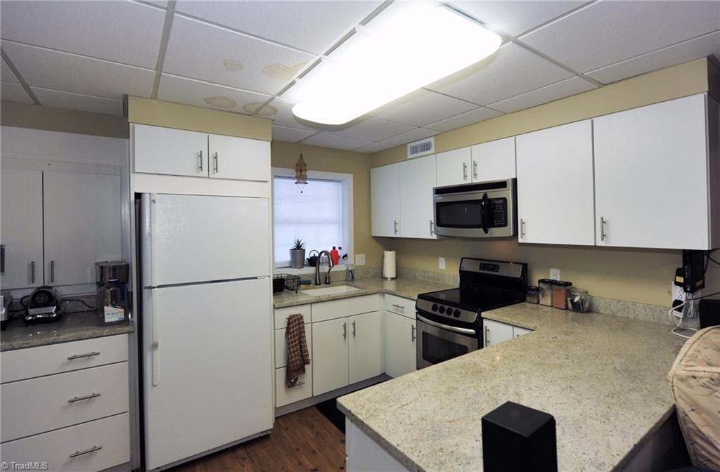 1849 Virginia Road Winston-Salem, NC 27104 - Photo 21 of 27 Lower Level Kitchen