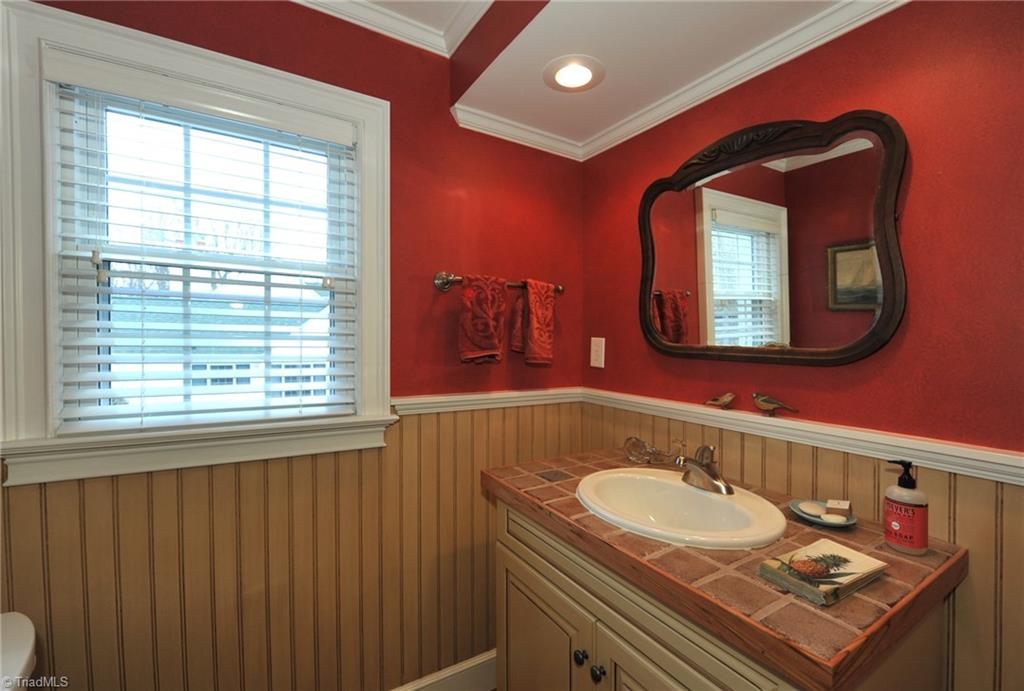 1849 Virginia Road Winston-Salem, NC 27104 - Photo 10 of 27 Gallery Image 10