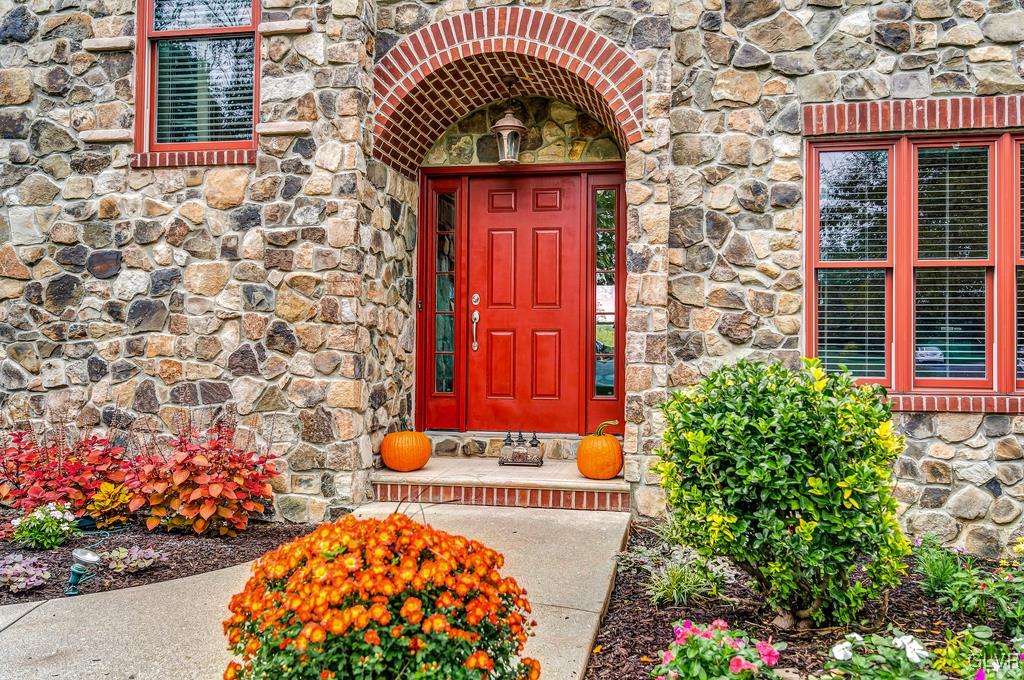 131 Blackstone Drive Wind Gap, PA 18091 - Photo 7 of 50 front view of a house