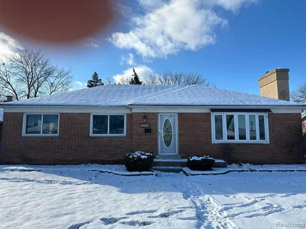 $2,000 | 7043 Whitefield Street, Dearborn Heights, MI 48127