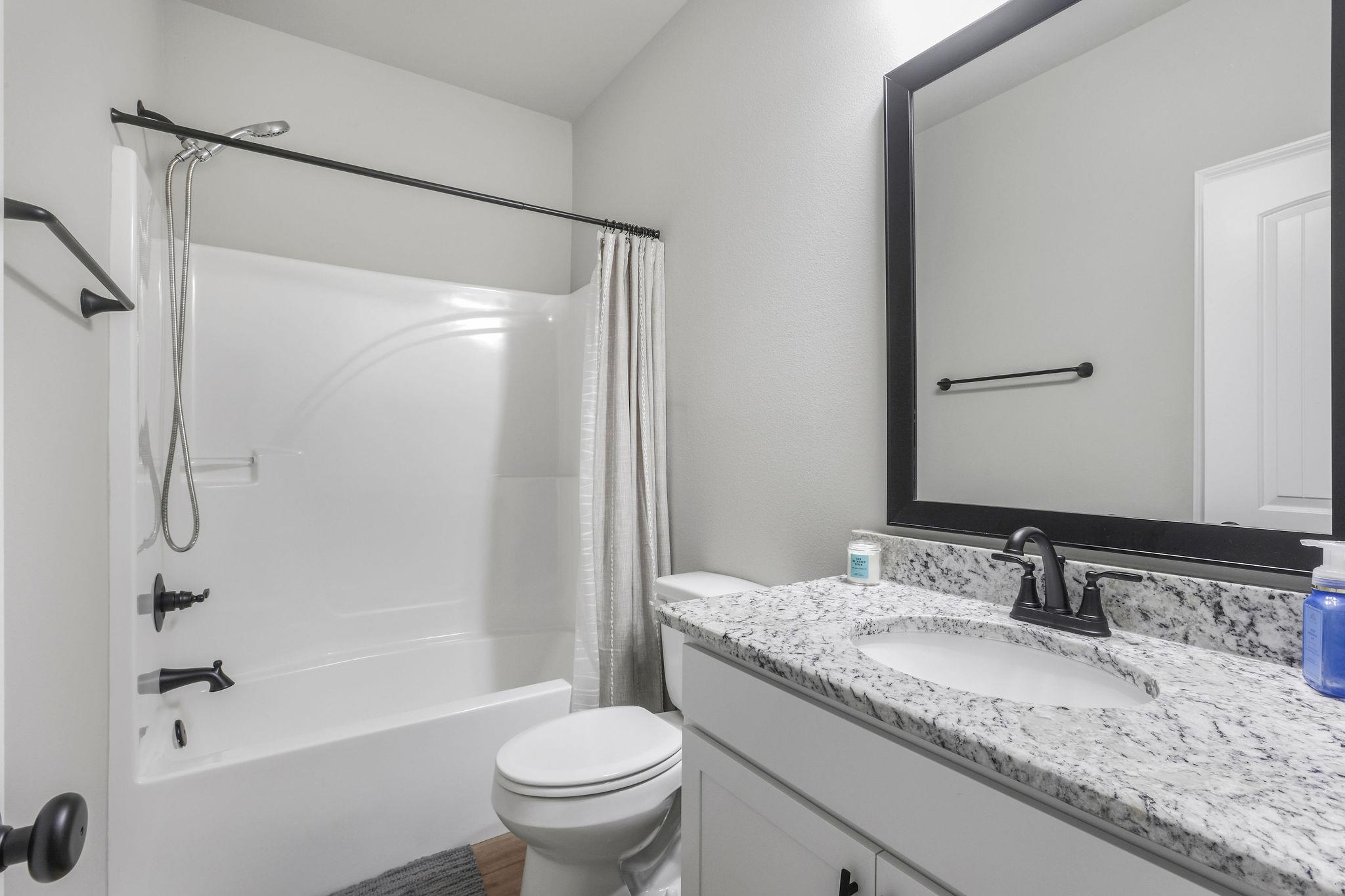 9988 Chipper Lane Foley, AL 36535 - Photo 21 of 26 Bathroom