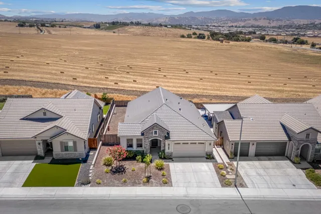 $838,899 | 2011 Sage Drive, Hollister, CA 95023